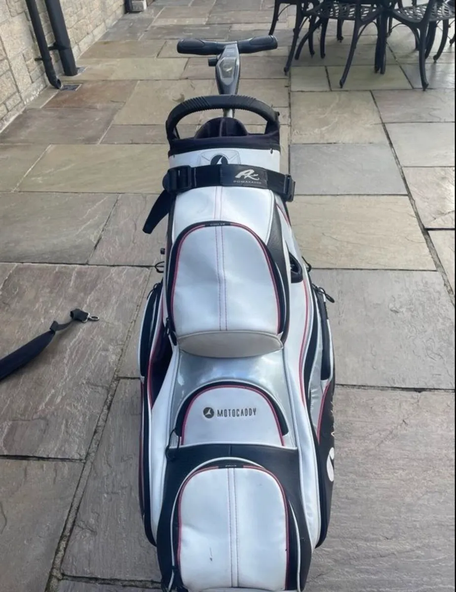 Electric trolley and golf bag - Image 2