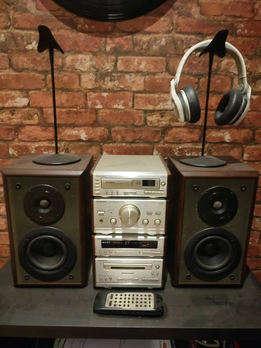 TECHNICS HI-FI SYSTEM - Image 2