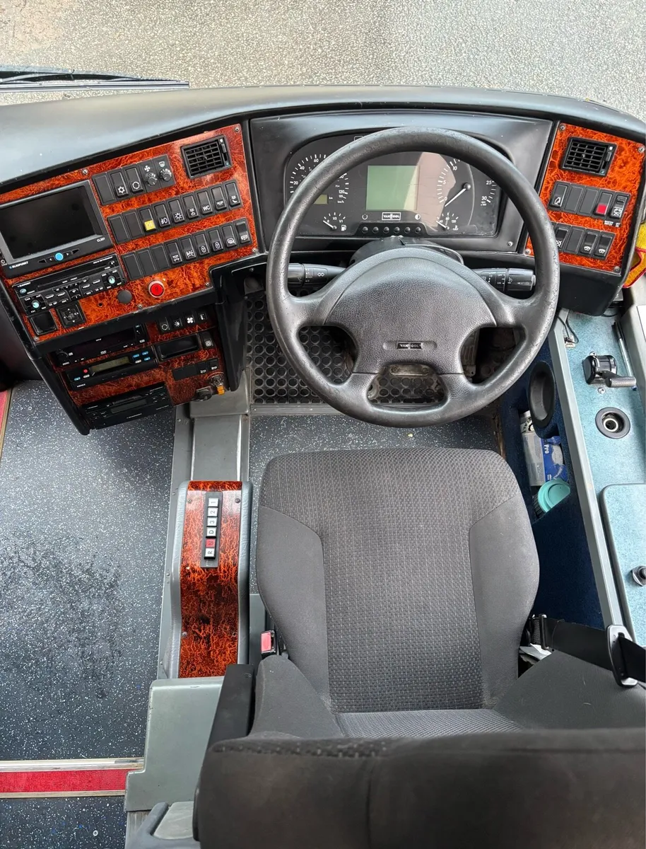 Man Vanhool  Mercedes Unvi 2013 - Image 2