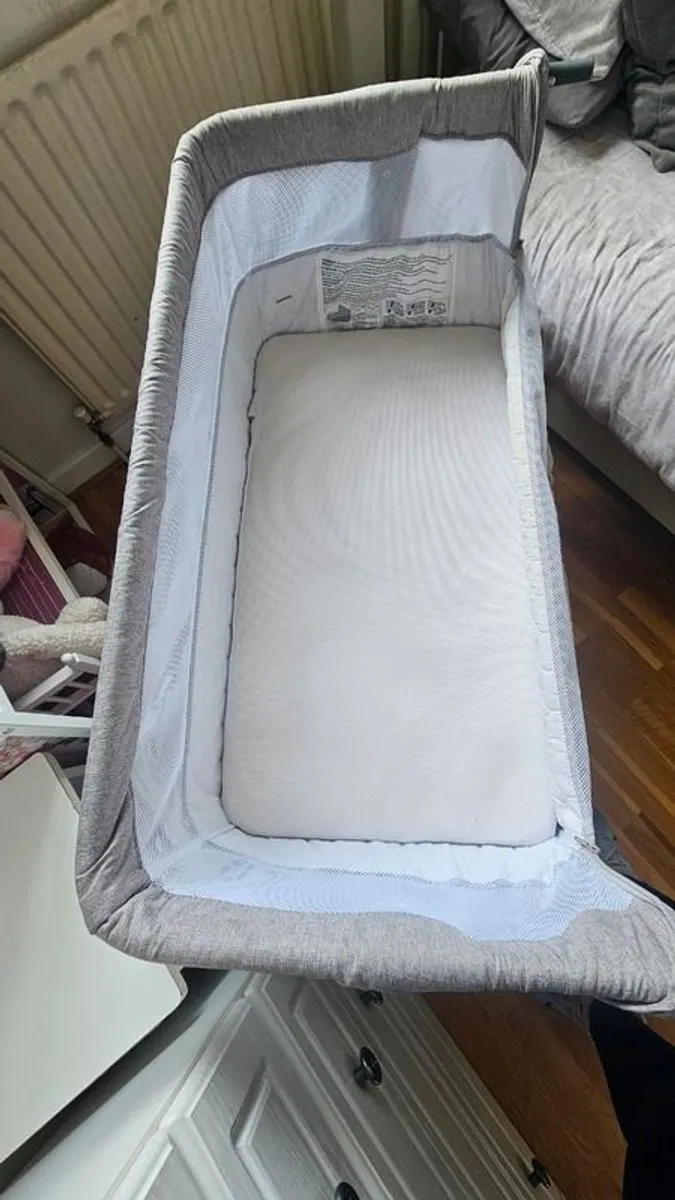 Babylo Nested Cozi Sleeper Bedside Cot Grey - Image 3