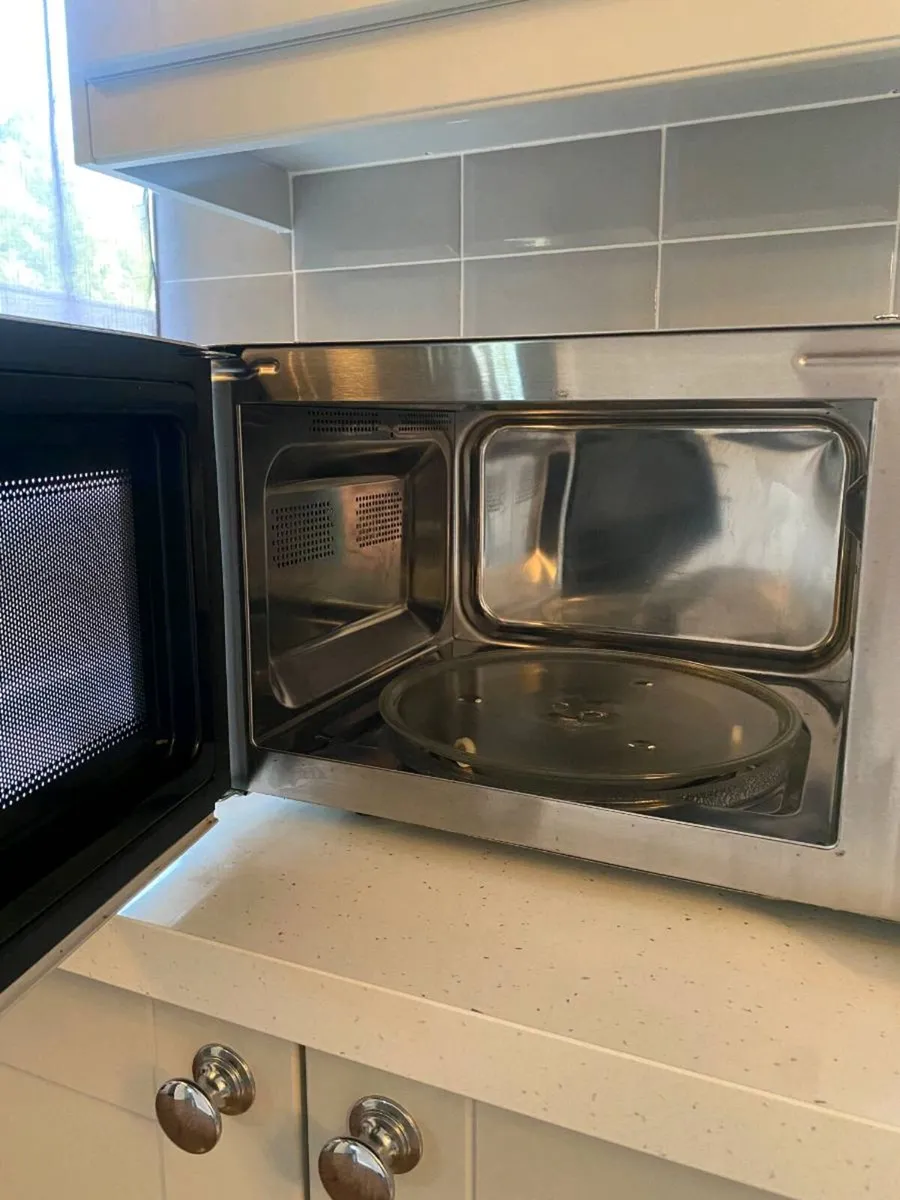 Microwave - Image 2