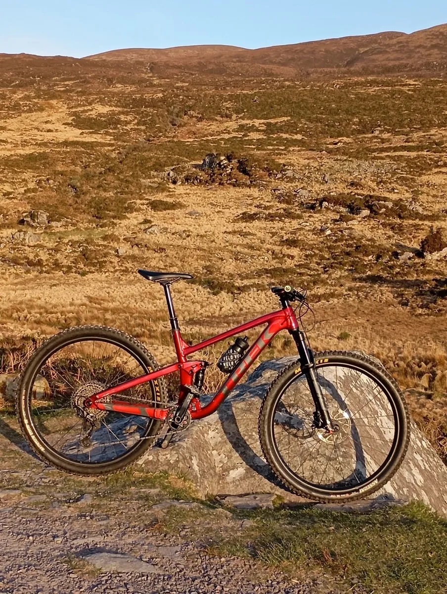Trek Top Fuel 8 XT full-suspension mountain bike - Image 1