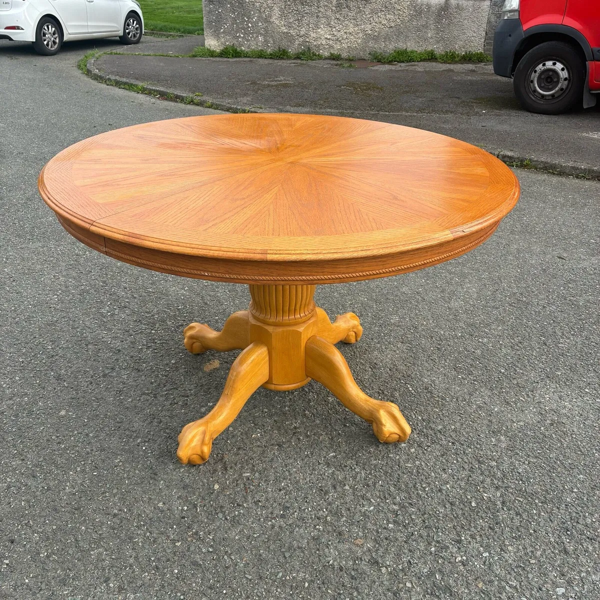 Solid extending table - Image 1