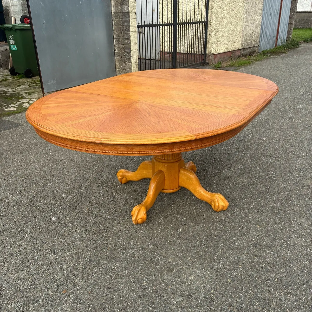 Solid extending table - Image 2