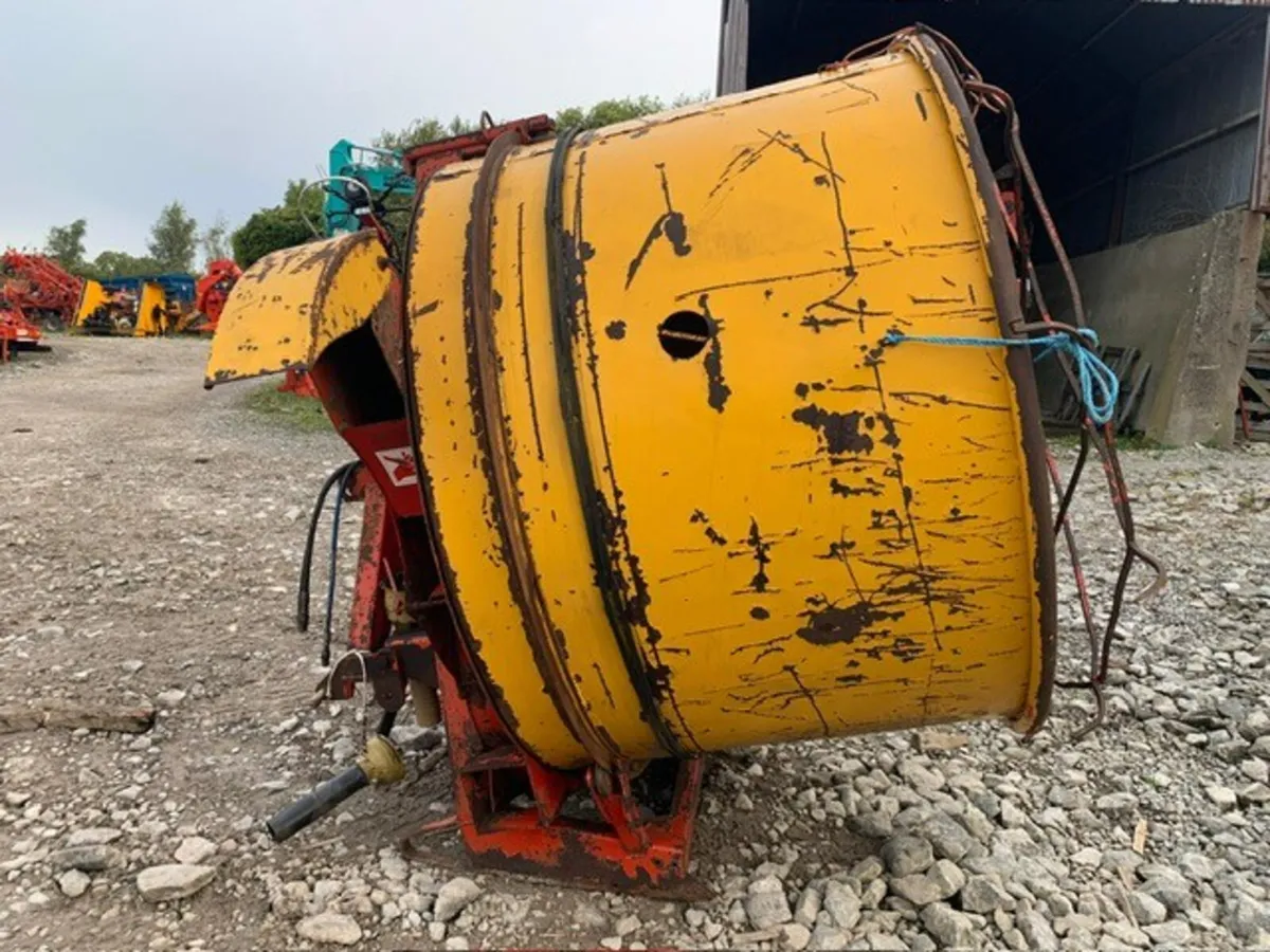 TEAGLE 5050 SILAGE/STRAW BALE SHREDDER - Image 3