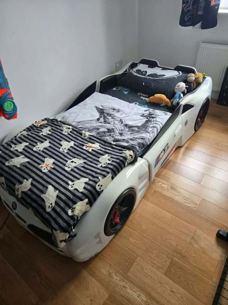 kids single car bed - Image 1
