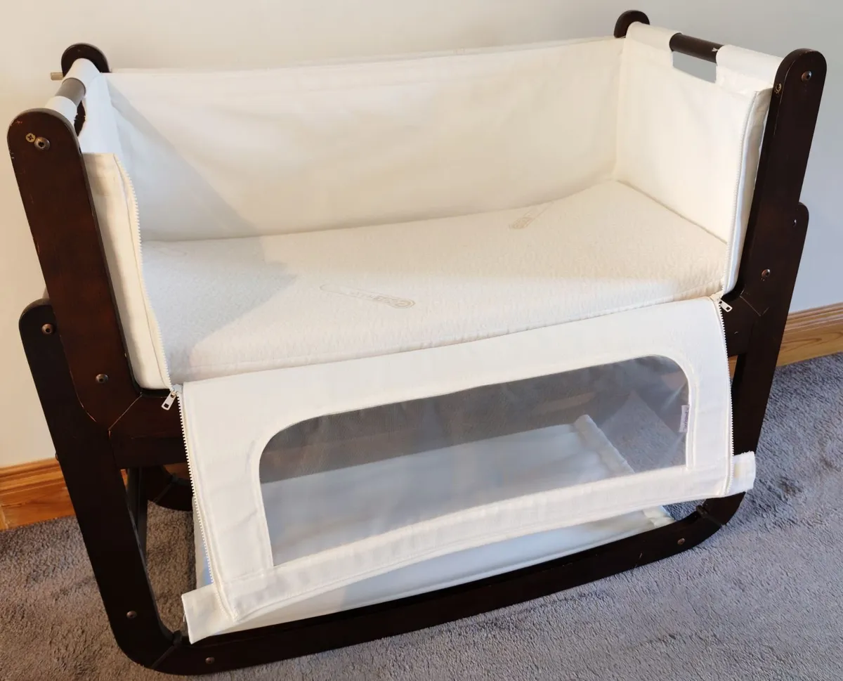 SnuzPod 3 in 1 Bedside Crib - Image 2