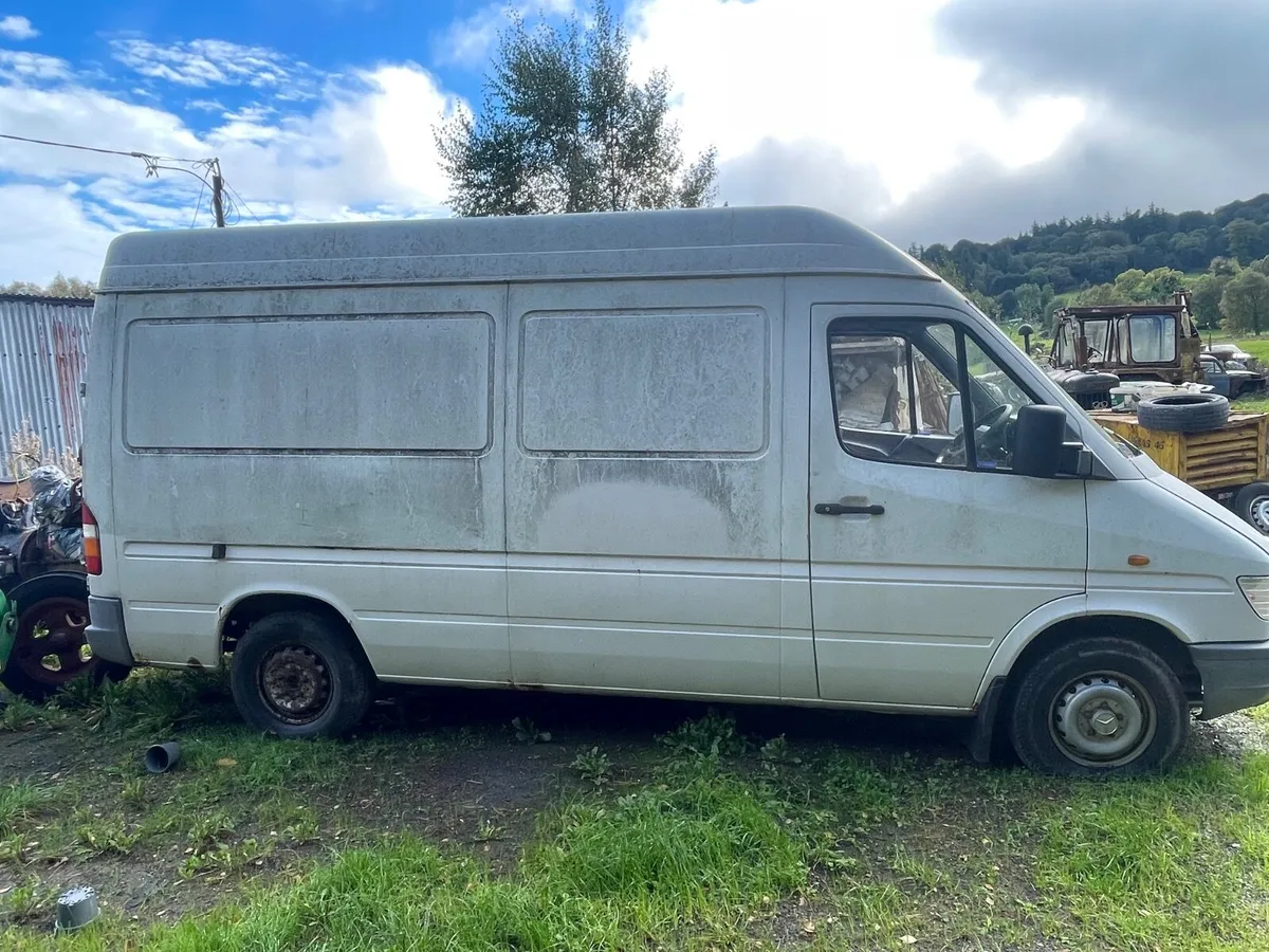 Mercedes-Benz Other 1998 - Image 2