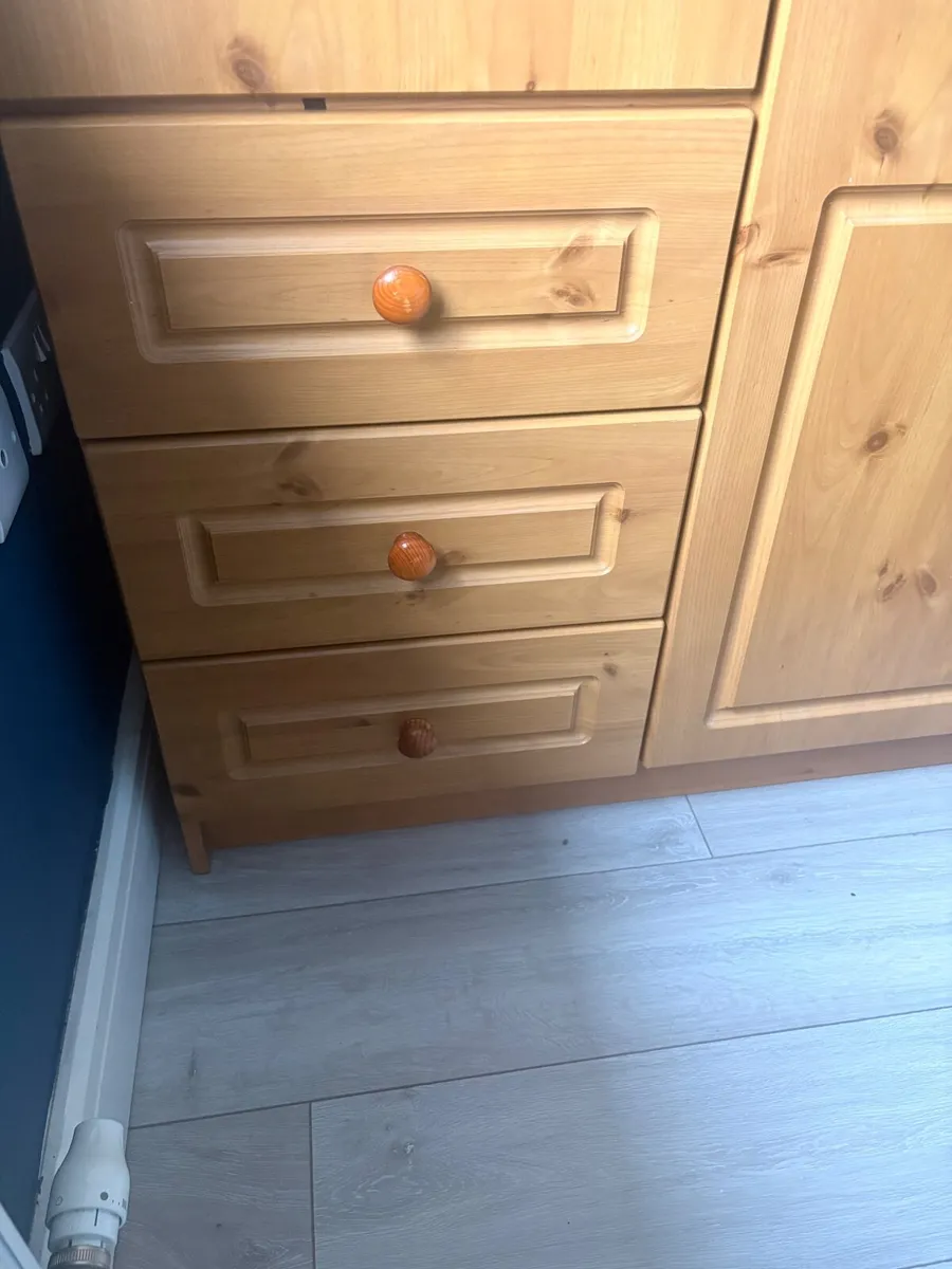 Wardrobe - Image 3