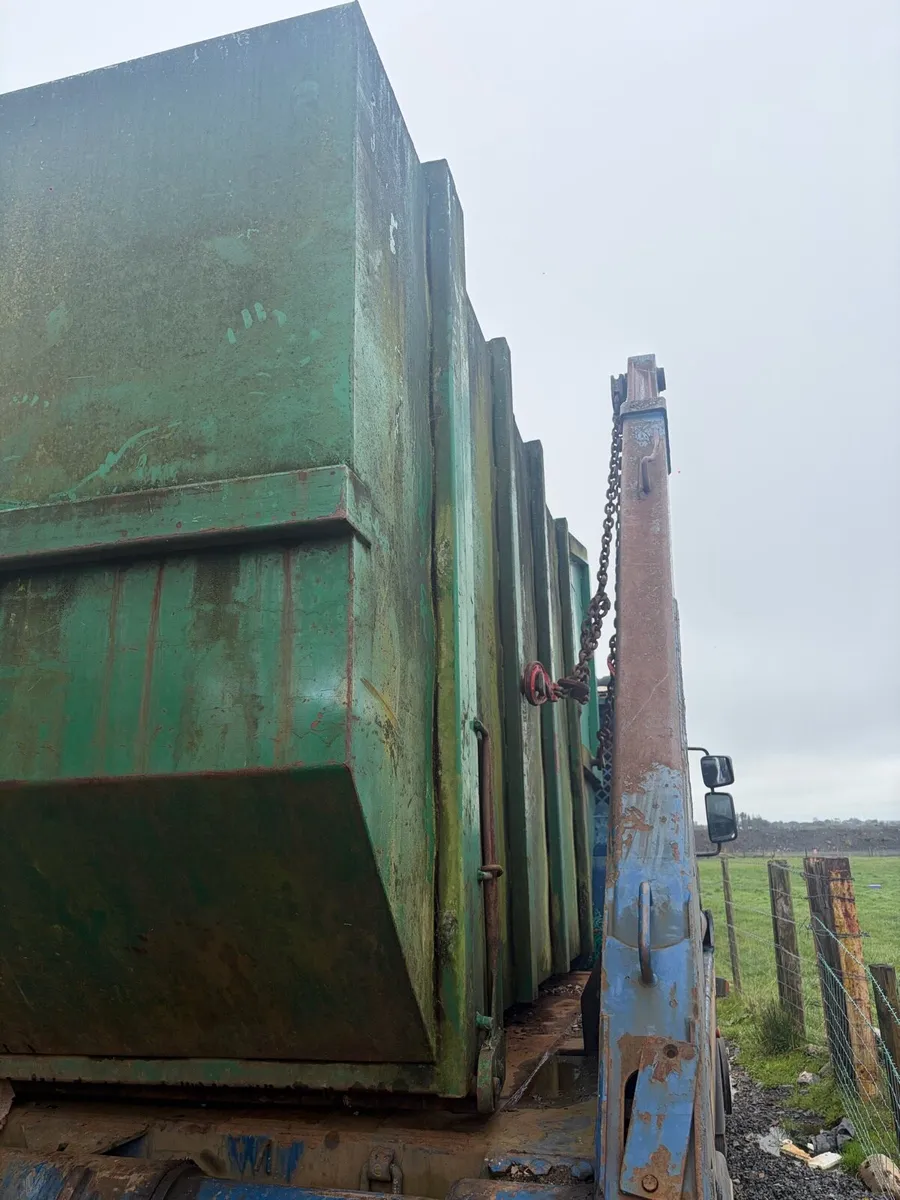 Compactor chain skip , hydraulic block grab , dig - Image 3