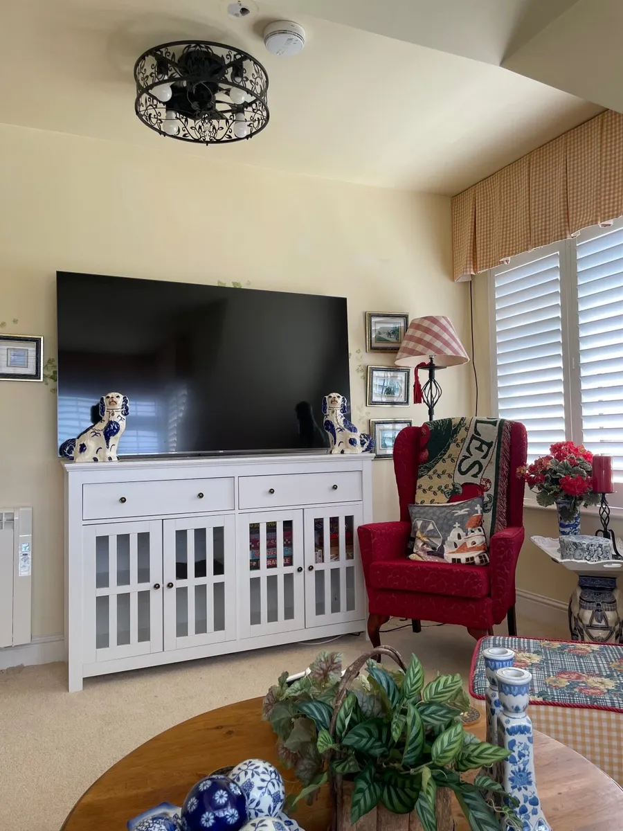 Credenza &/or coffee table - Image 1