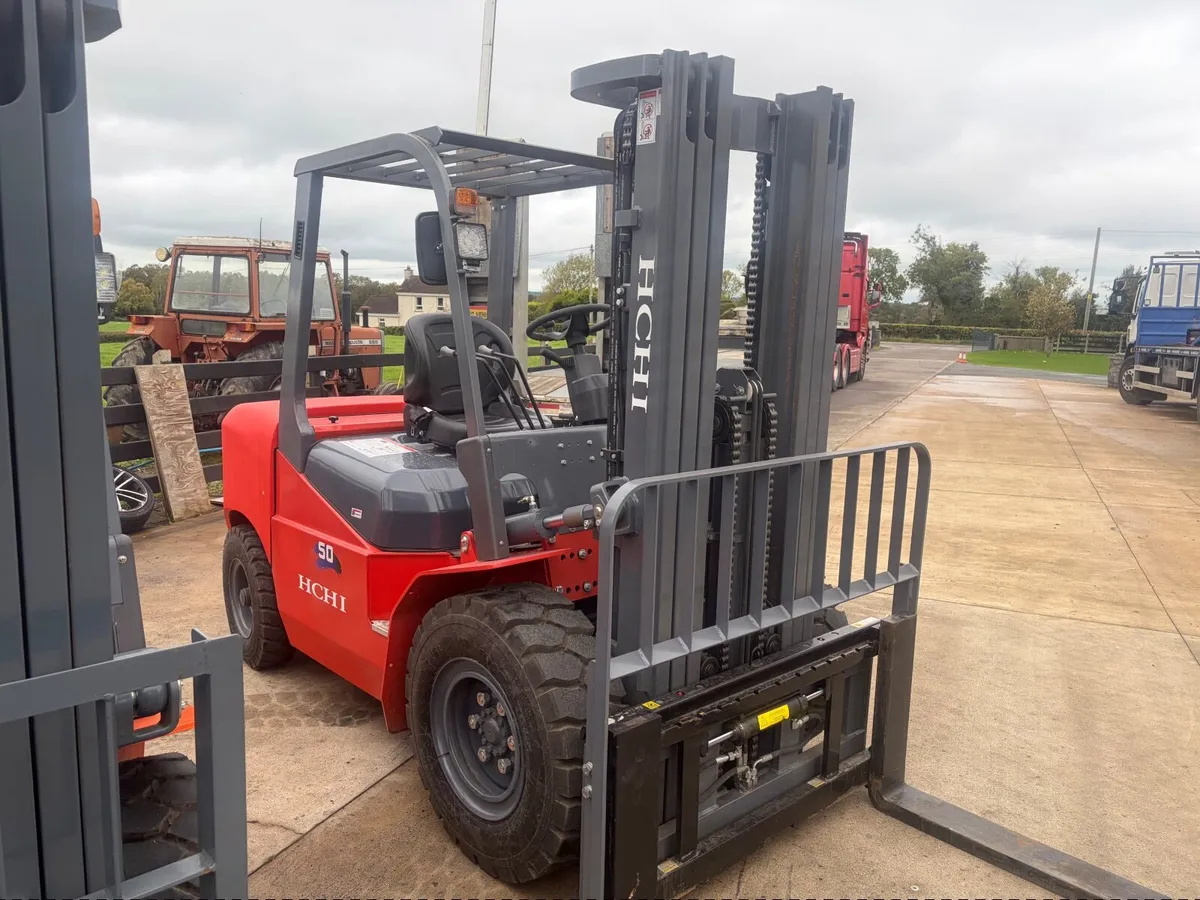 Diesel forklifts 2.5,3,3.5,5 ton available - Image 1