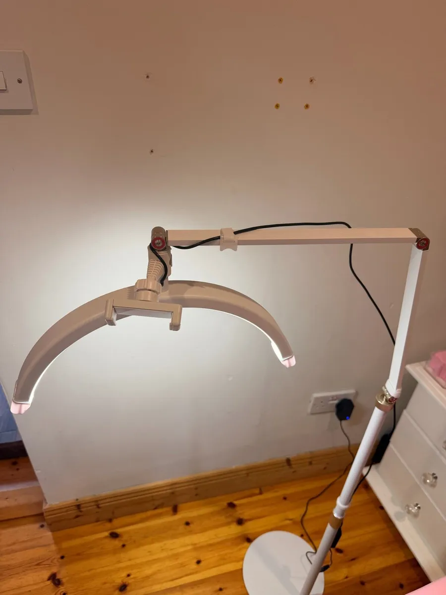Beauticians half moon floor standing lamp - Image 3