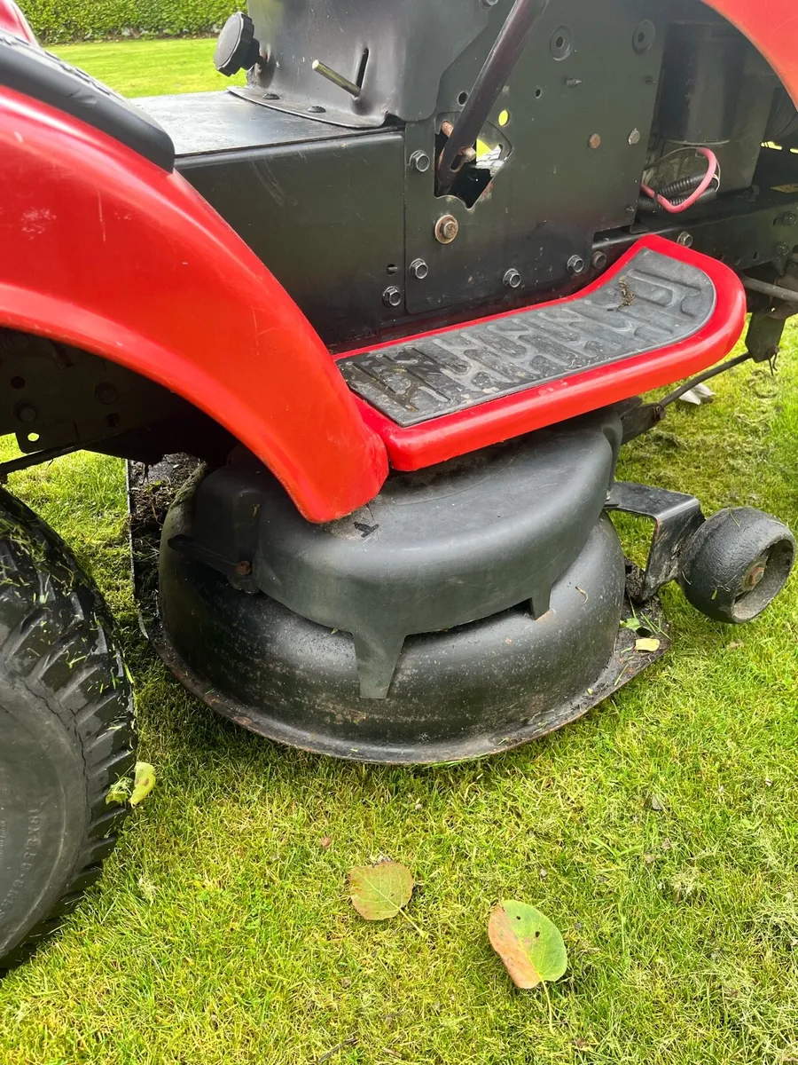 Ride on lawnmower - Image 2