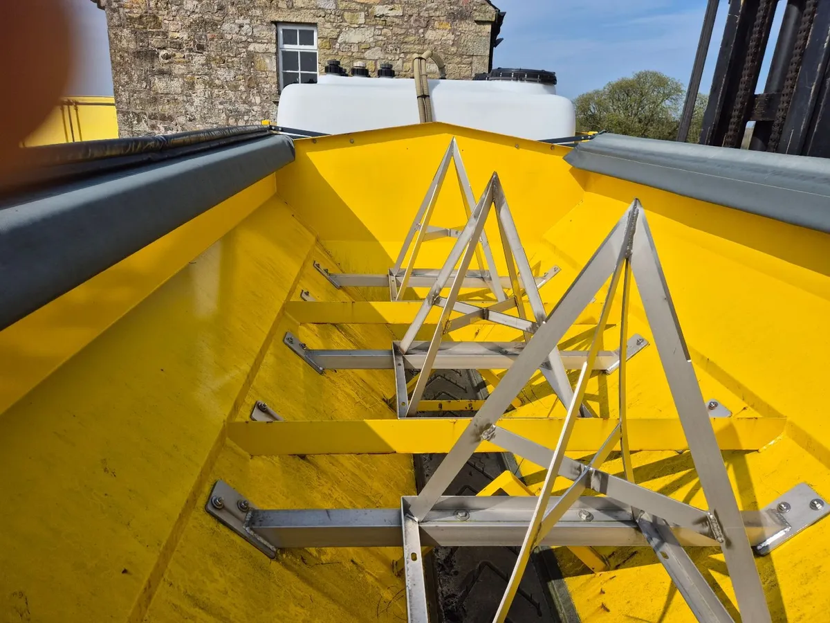 Schmidt UK Stratos Gritter and De Icer Body - Image 3