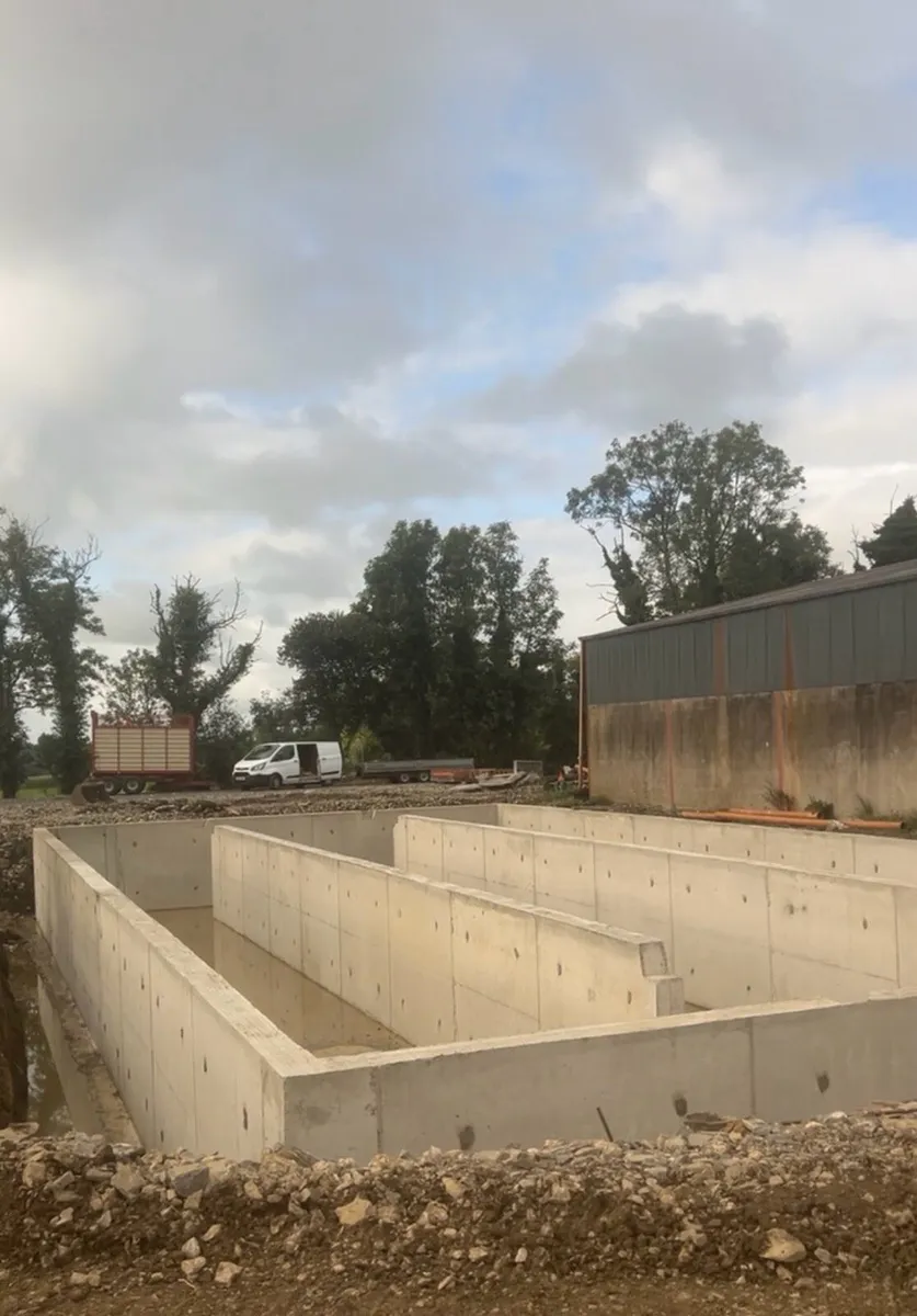 Shuttering/concrete crew / shed erecting - Image 1
