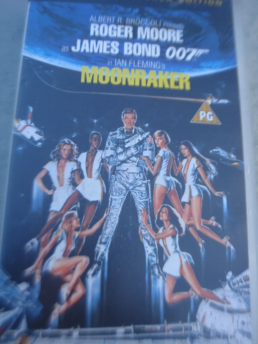 VINTAGE JAMES BOND 007 VHS TAPES. ( 5) . - Image 2