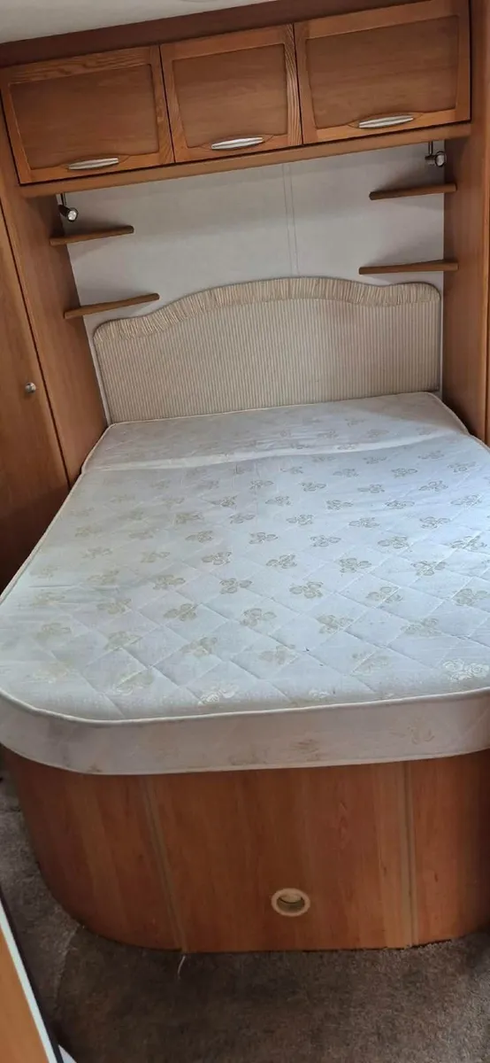 2008 Lunar Lexon Caravan - Image 3