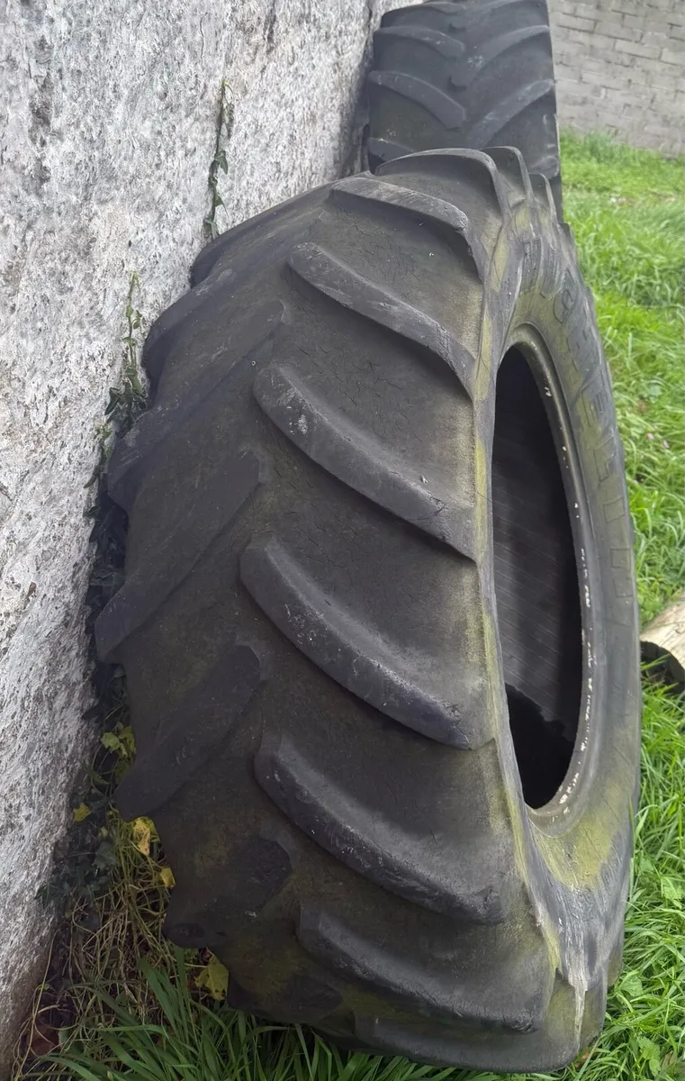 Tractor tyres - Image 1