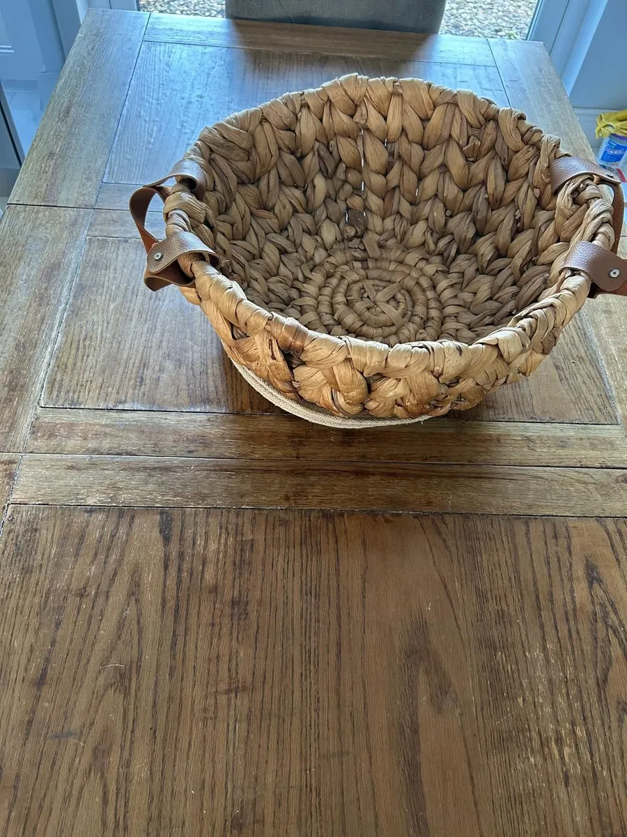 Kitchen Table & 5 chairs - Image 3