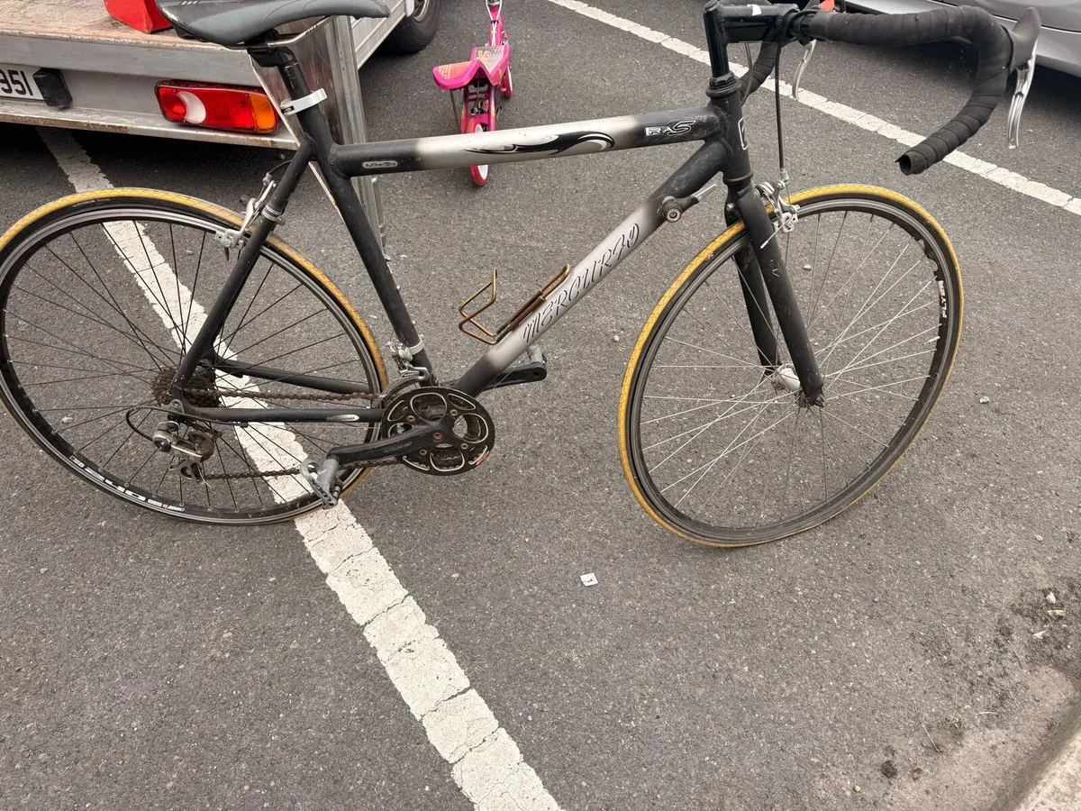 Selection of vintage Racing bikes - Image 4