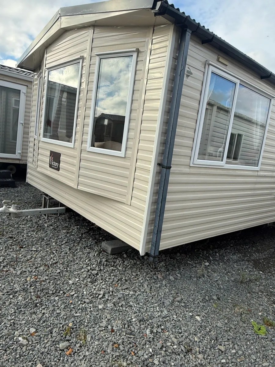 Victory 37-12 3 bedrooms At TPS caravan sales - Image 2