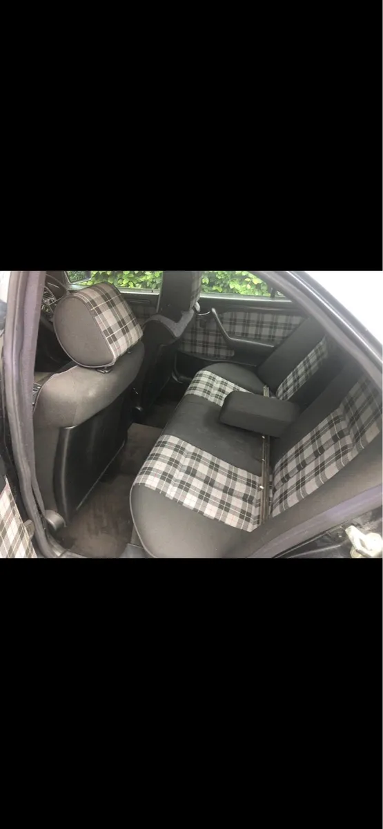 Vintage Mercedes w124 W202 - Image 2