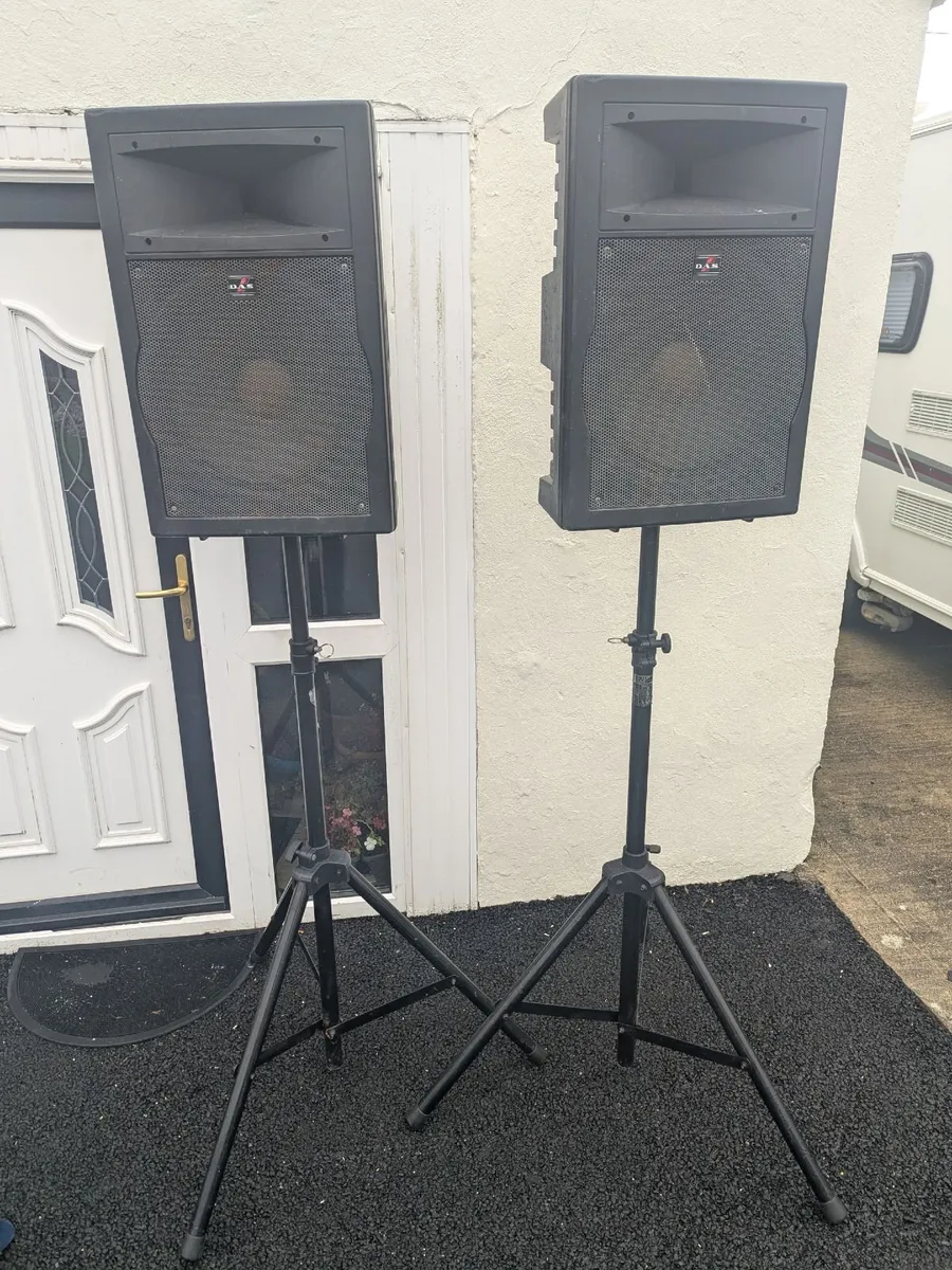 2 DAS DS-15 Passive Tops with 2 Stands - Image 1