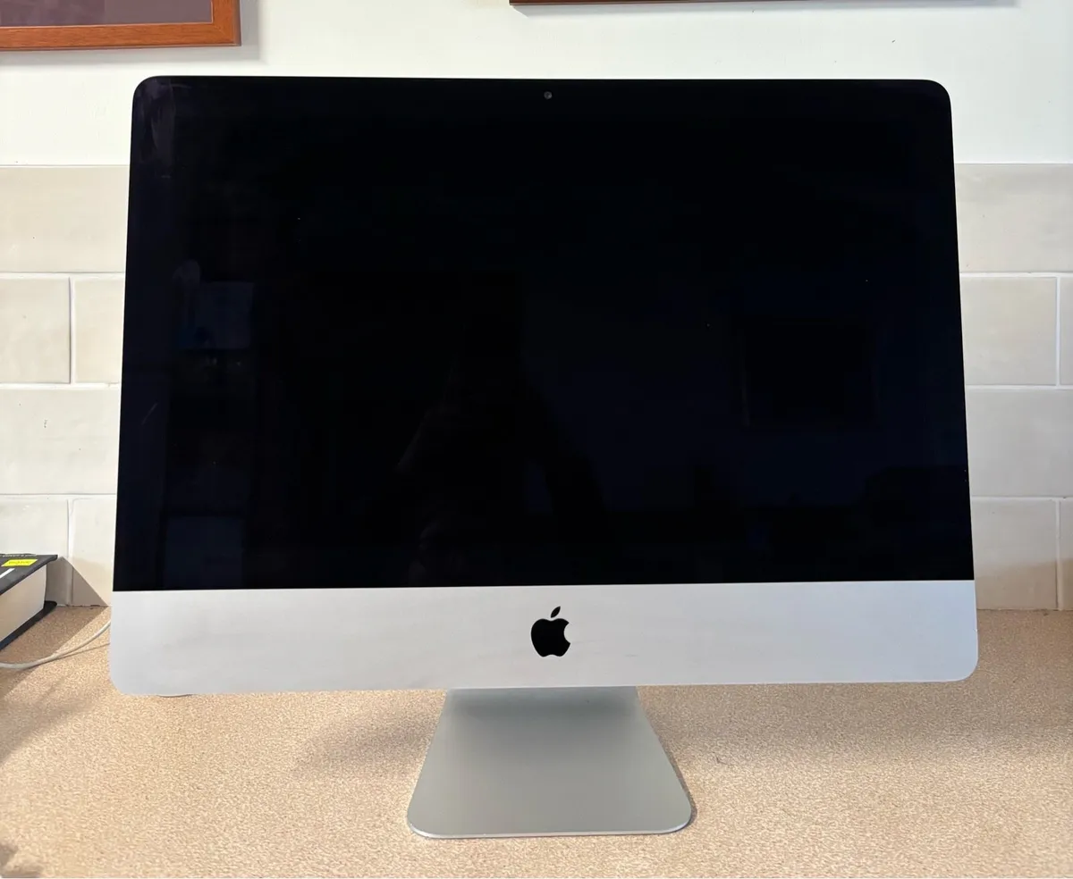 iMac (21.5-inch, Late 2012) - Image 1