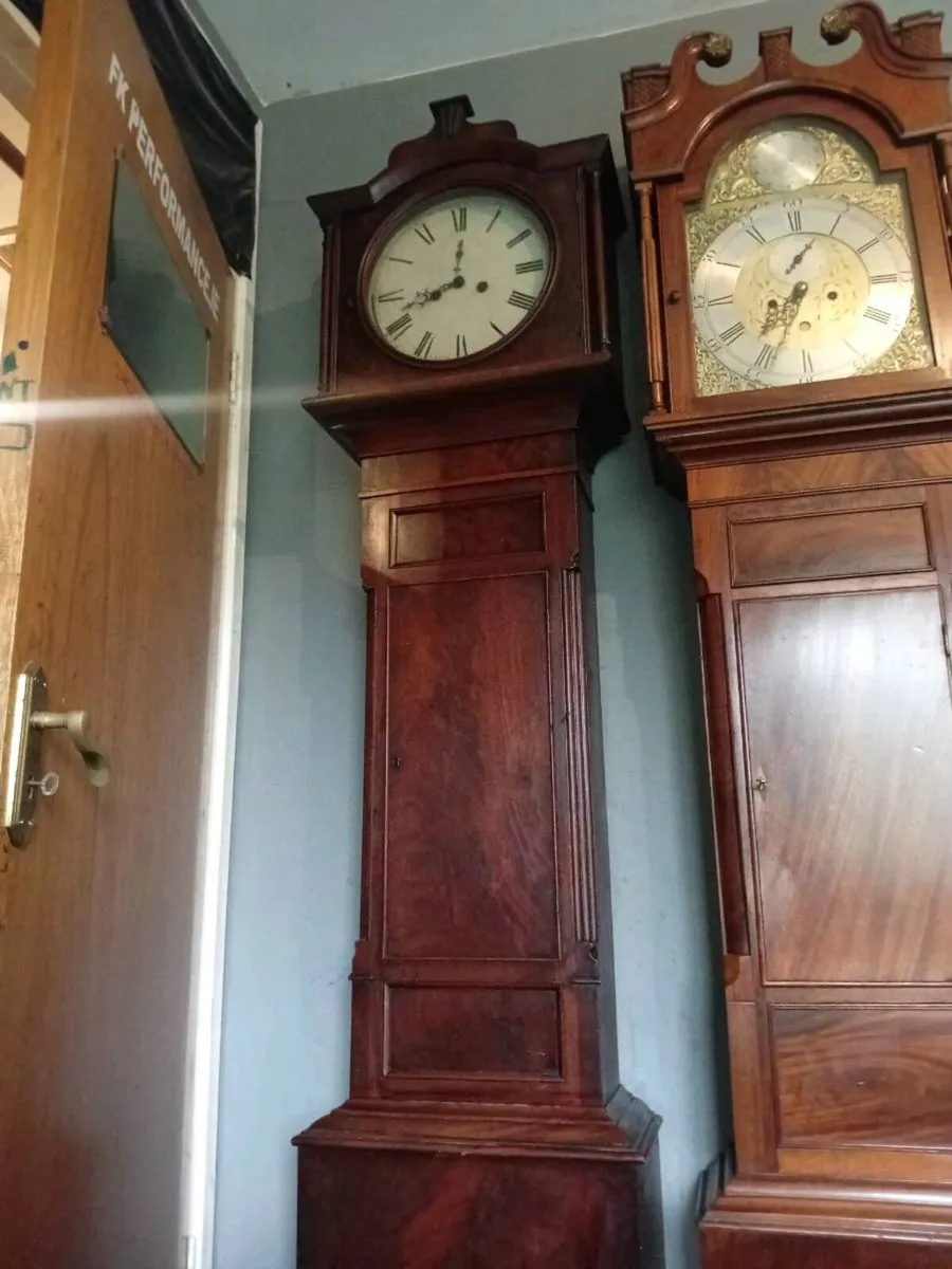 Antique grandfather clock - Image 1