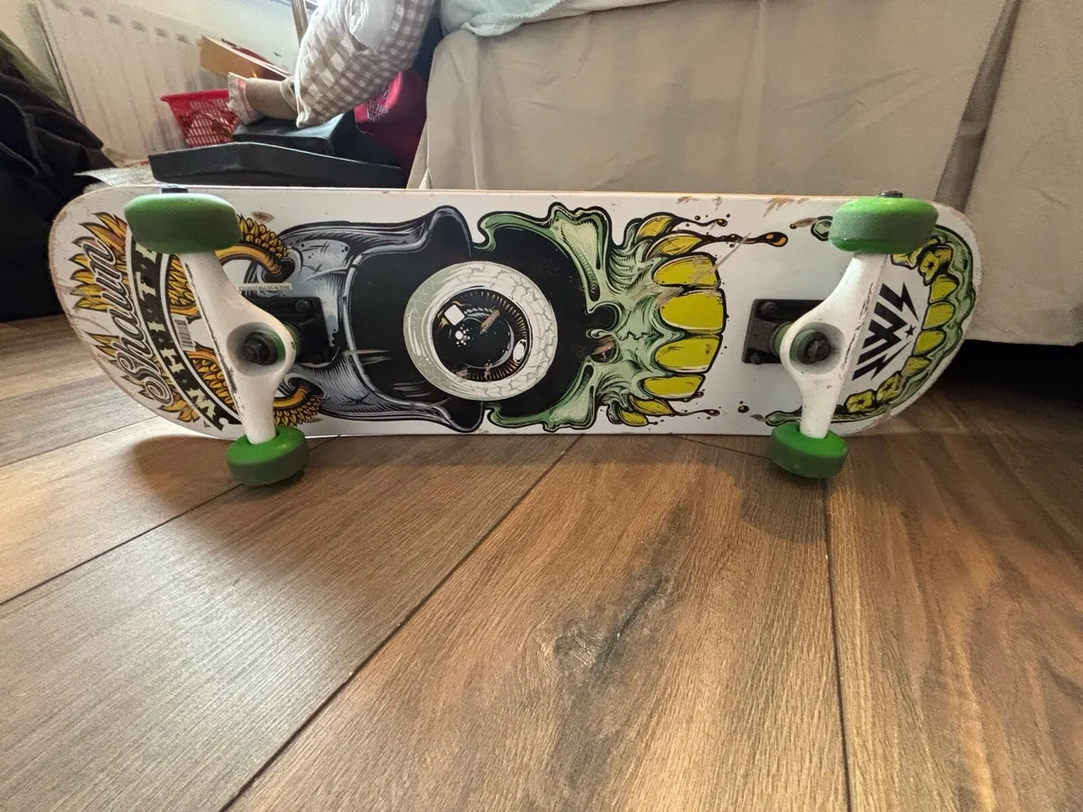 Skateboard - Image 2