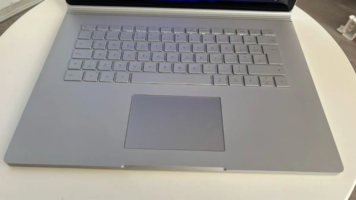 Microsoft Surface Book 3 - Intel Core i7 - 32GB RAM - Image 2