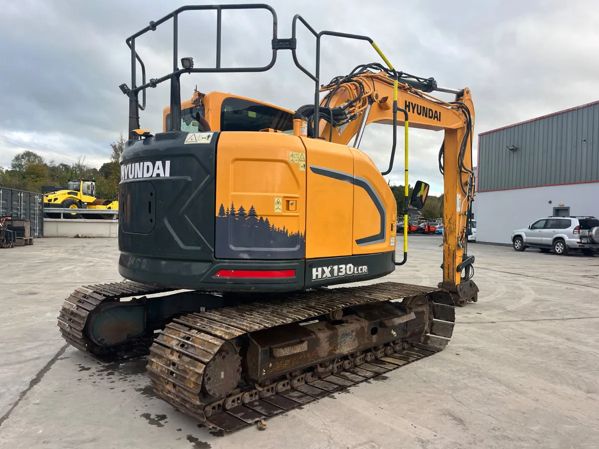 2019 Hyundai HX130LCR Excavator - Image 4