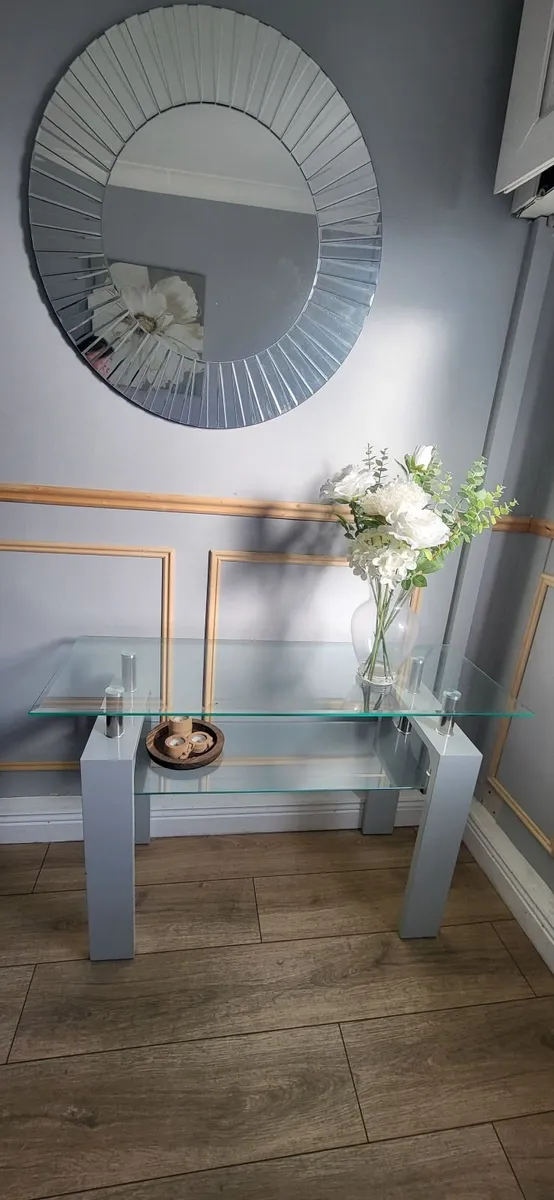 Hallway mirror and console table - Image 1