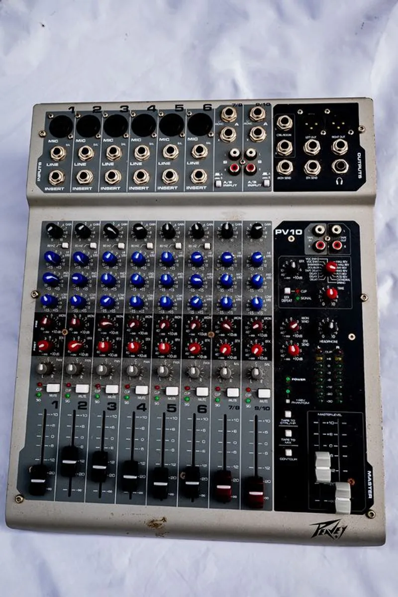 Peavey 10 Channell Mixer - Image 1