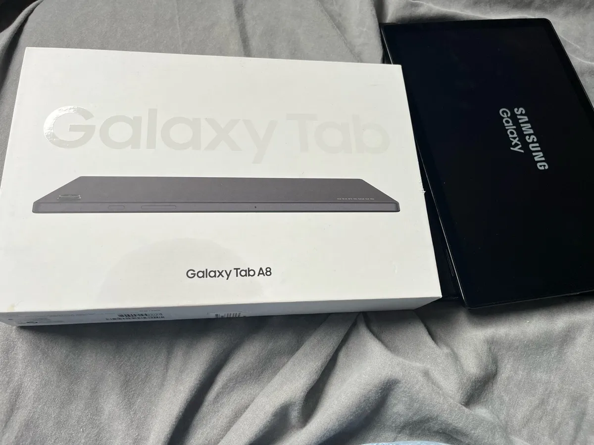 Samsung galaxy a8 tab like new condition with box - Image 1