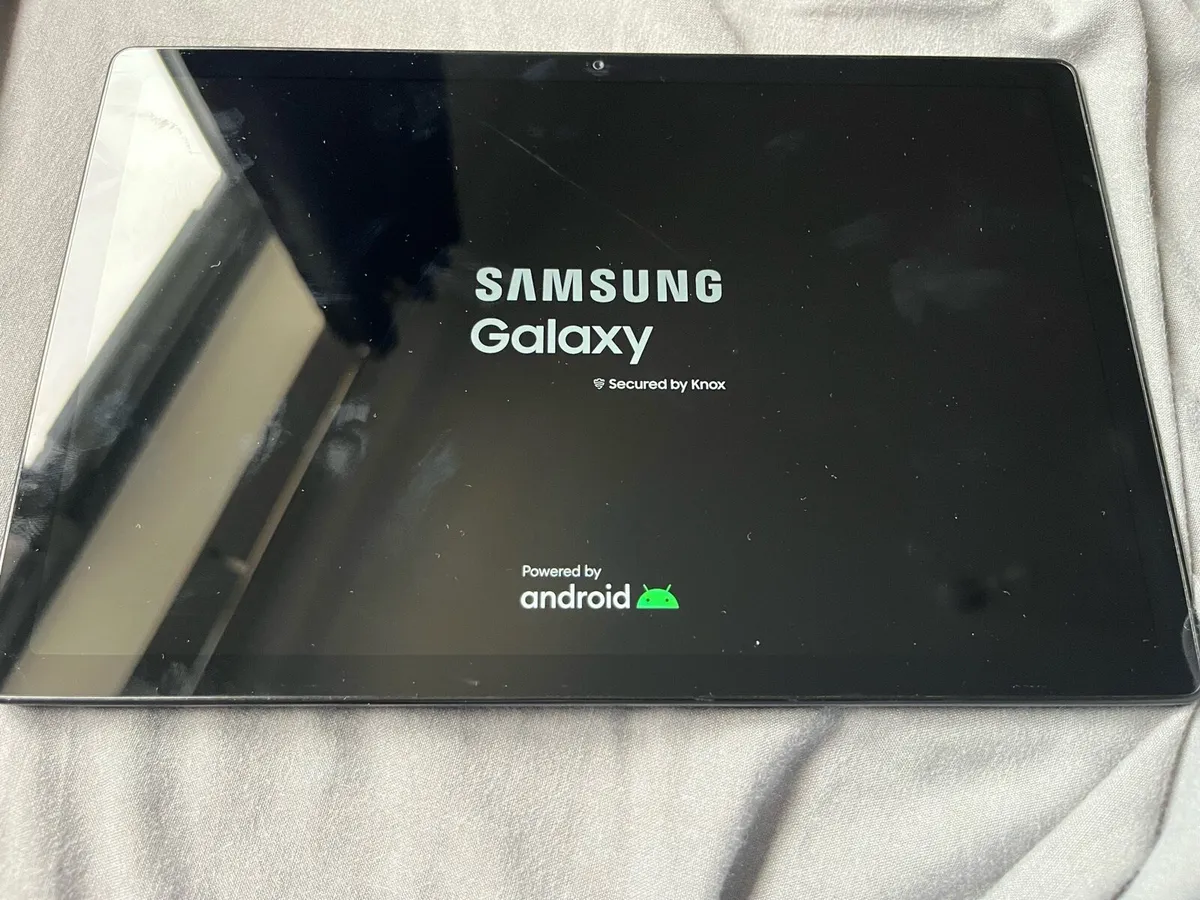 Samsung galaxy a8 tab like new condition with box - Image 3