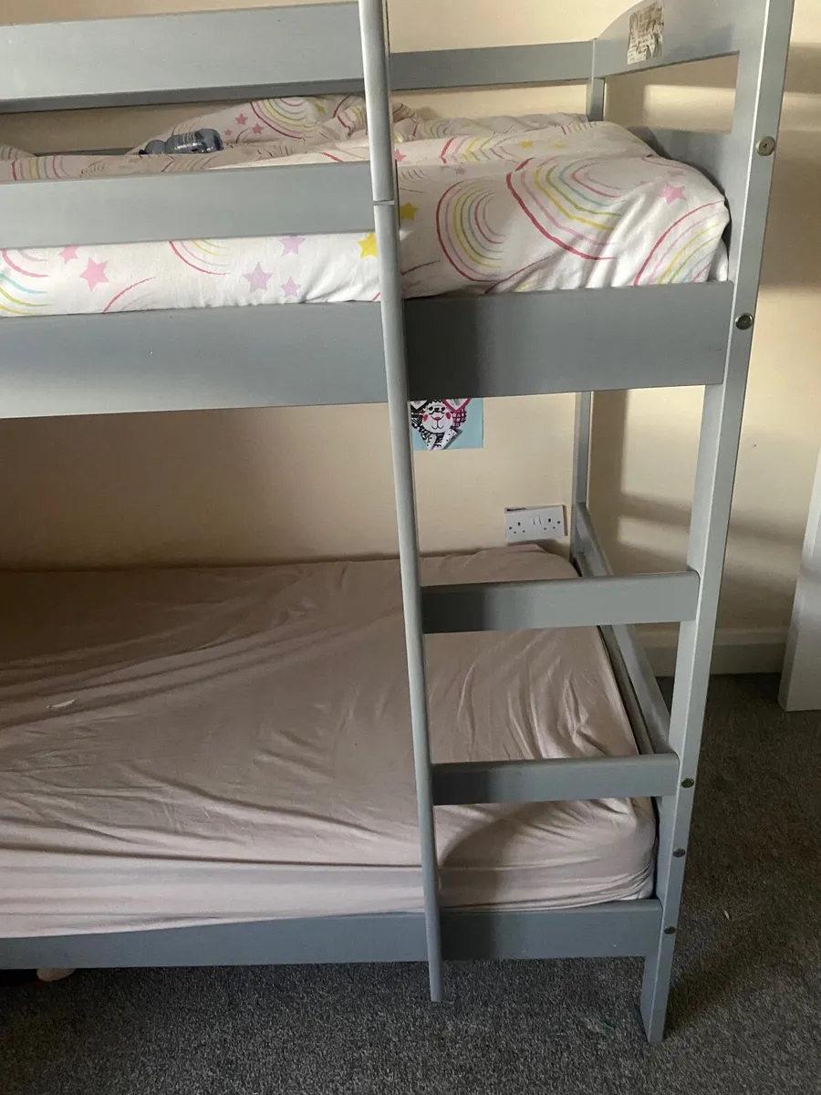 Bunk beds - Image 1