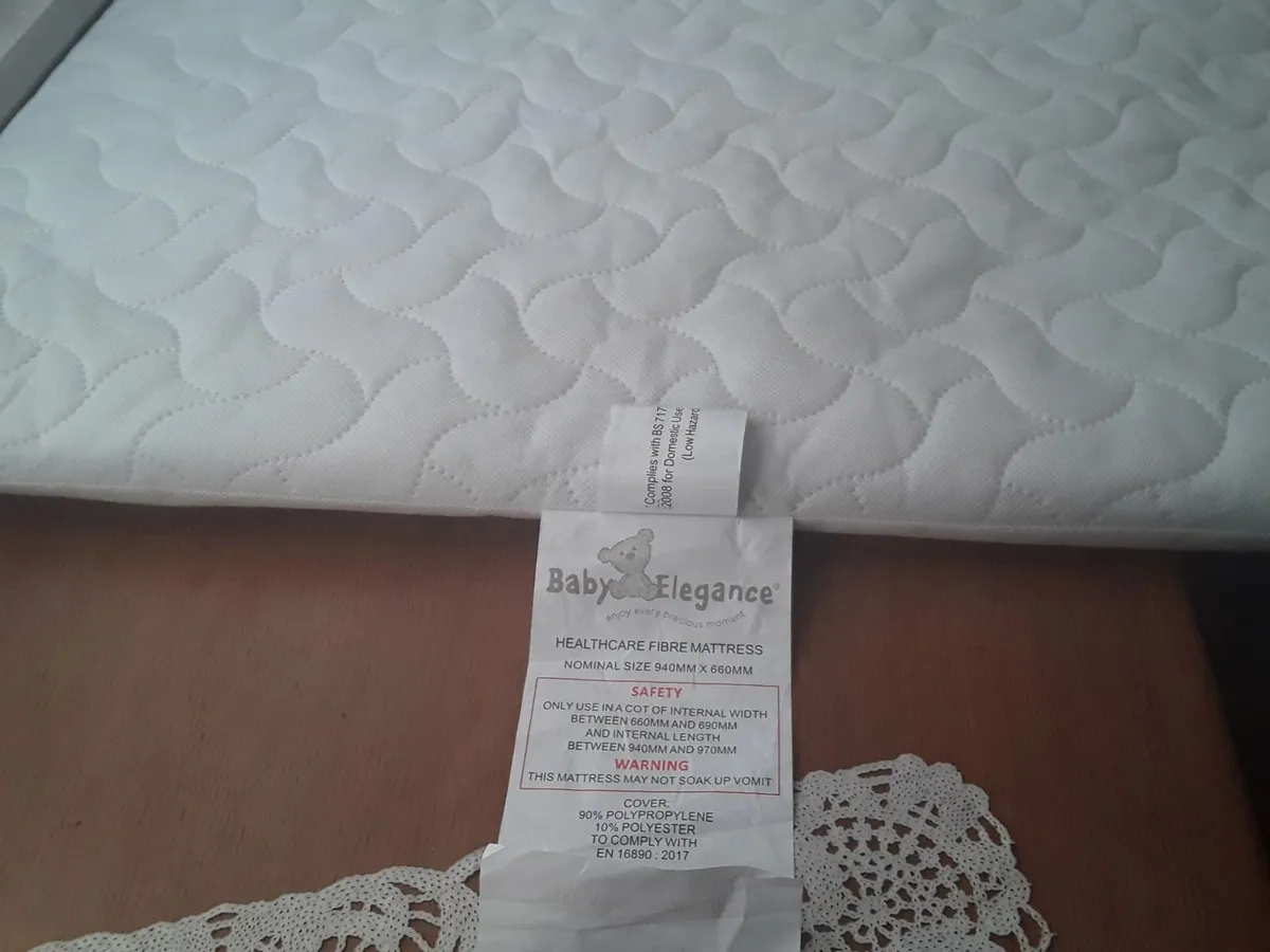 Hypoallergenic as new travel cot mattress - Image 3