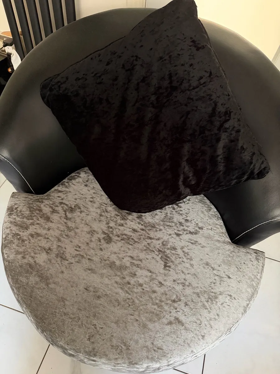 Sofa - Image 3