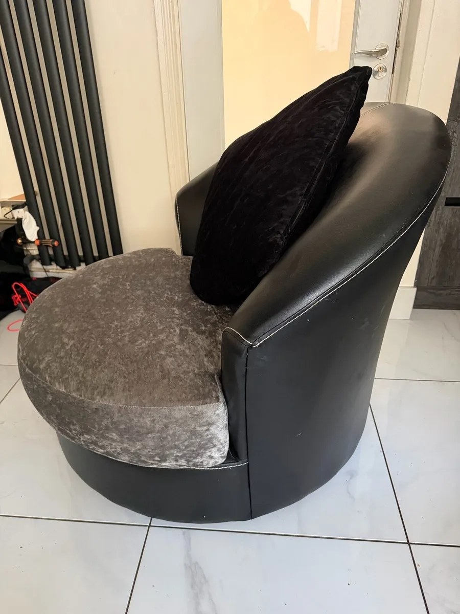 Sofa - Image 4