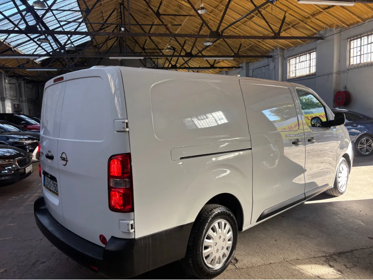 Opel Vivaro L2H1-1.5 100PS-6SP MAN 2DR THIS PRICE - Image 4