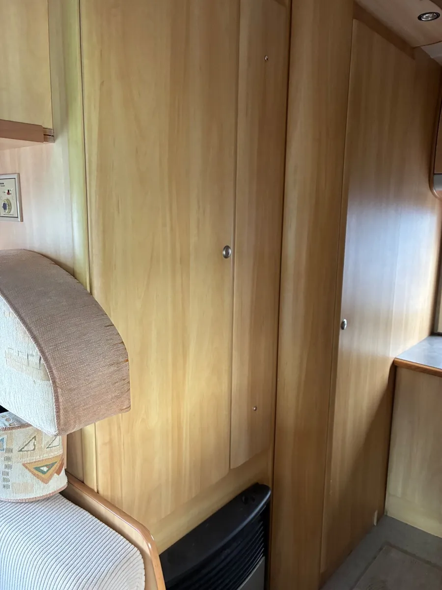 Camper - Image 2