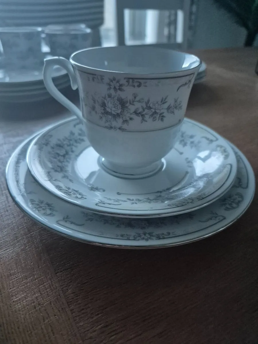 Vintage TRISA Porcelain Tea Set – 12 Pieces - Image 3