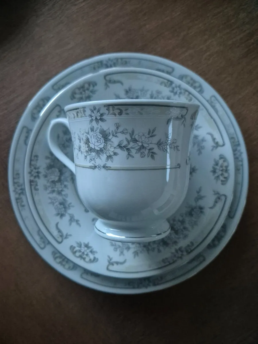 Vintage TRISA Porcelain Tea Set – 12 Pieces - Image 1