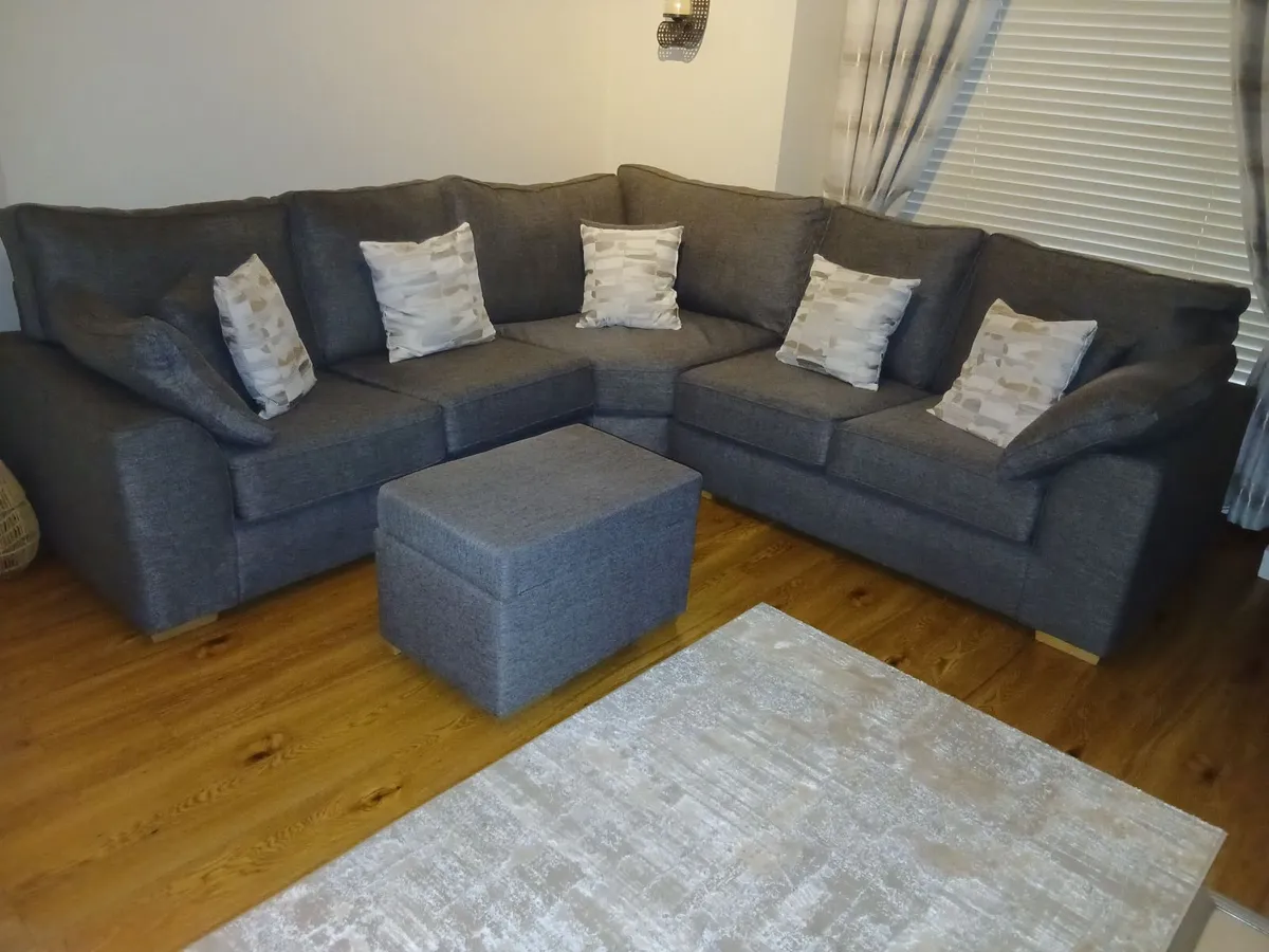 Large L shape couch, 2 seater and footstool - Image 3