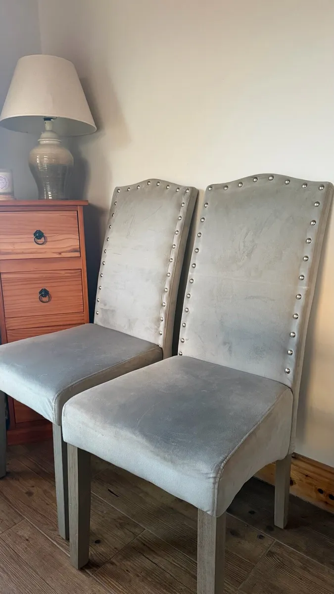 6 kitchen chairs - Image 1