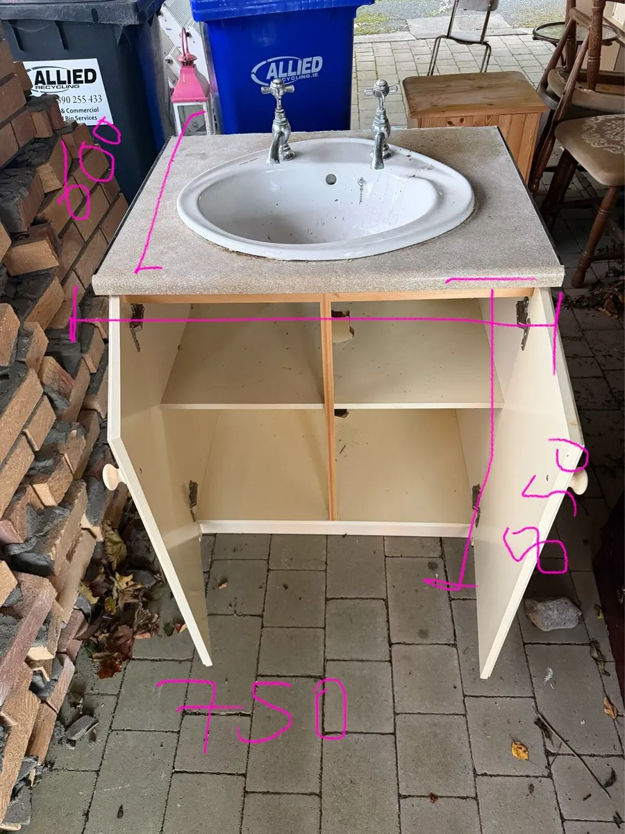 Cabinet - Image 1