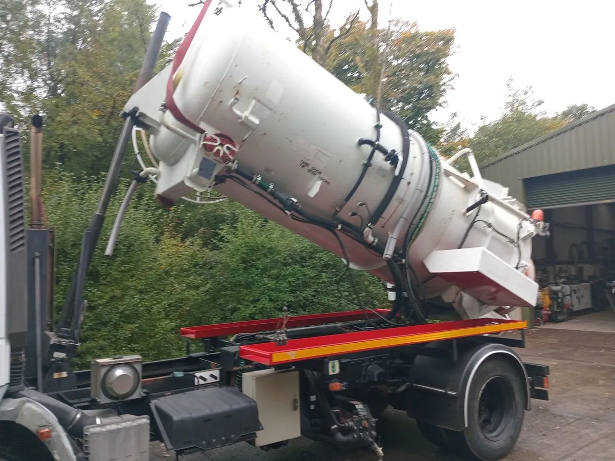 drain jetter/vacuum truck - Image 1