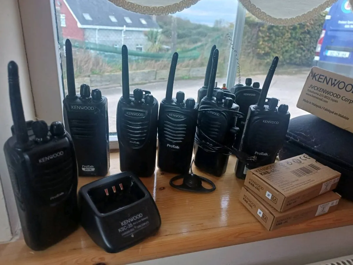 Kenwood 3501 proTalk  walkie talkie radio - Image 2